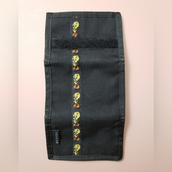Looney Tunes Tweety Bird Wallet - Picture 3 of 6